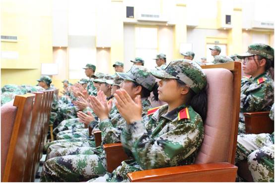 说明: D:\1、学办办公资料（2019年9月1日开始）\管理公司2015年至2019年员工工作资料\2018年管理员工工作\2018年迎新工作\2018年入学教育新闻稿\QQ图片20180926164029.png